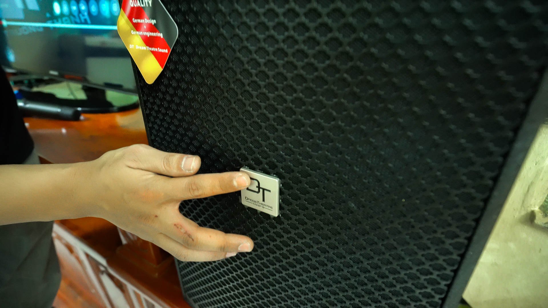 Khách hàng Tùng Quân đánh giá về sản phẩm Dàn karaoke DT TT331: (2 DT D2000, Vatasa T800, Vatasa V8Pro, Vatasa VA-4600, B&W S1500 Max, Vatasa P9 Limited, VietK 4K, VietK 22 inch)